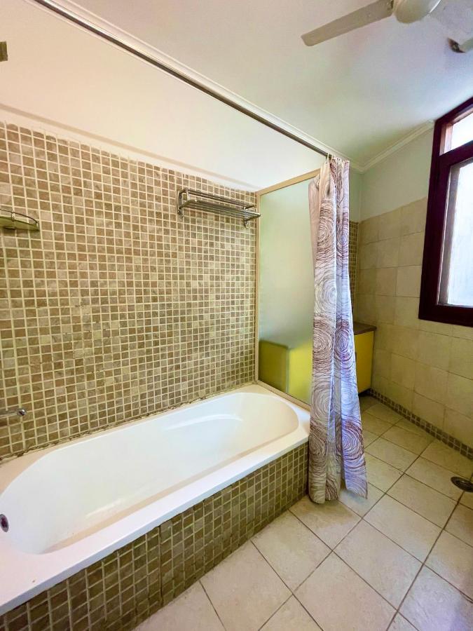 Bedchambers Serviced Apartments, Sushant Lok Gurgaon Bagian luar foto