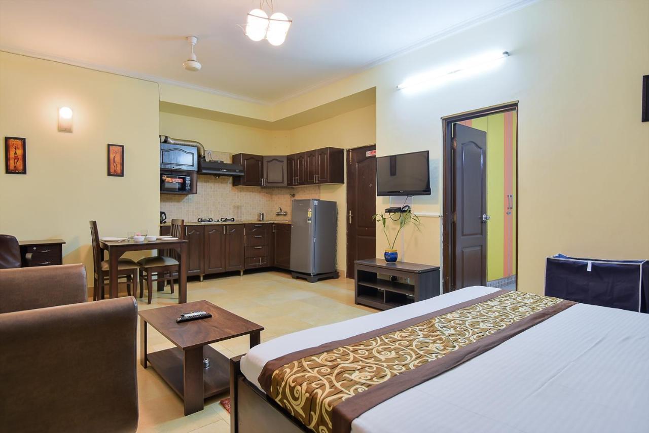 Bedchambers Serviced Apartments, Sushant Lok Gurgaon Bagian luar foto