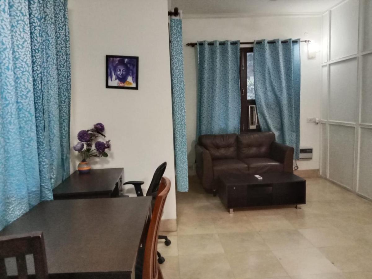 Bedchambers Serviced Apartments, Sushant Lok Gurgaon Bagian luar foto
